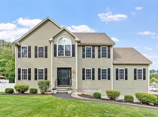 15 Corrine Dr, Dracut, MA 01826