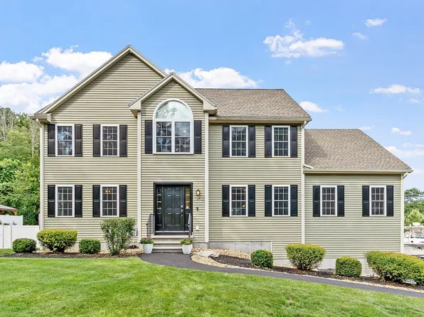 15 Corrine Dr, Dracut, MA 01826