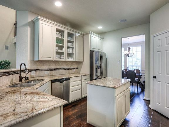 3rd image of 14450 Mountain Cliff Ln