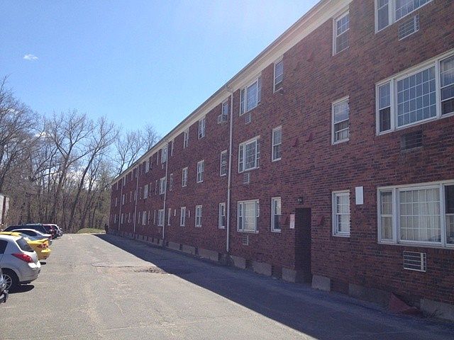 2nd image of 509 Burnside Ave APT B13