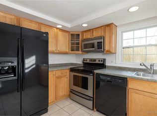 5 Carriage Hill Rd APT 2, Eliot, ME 03903