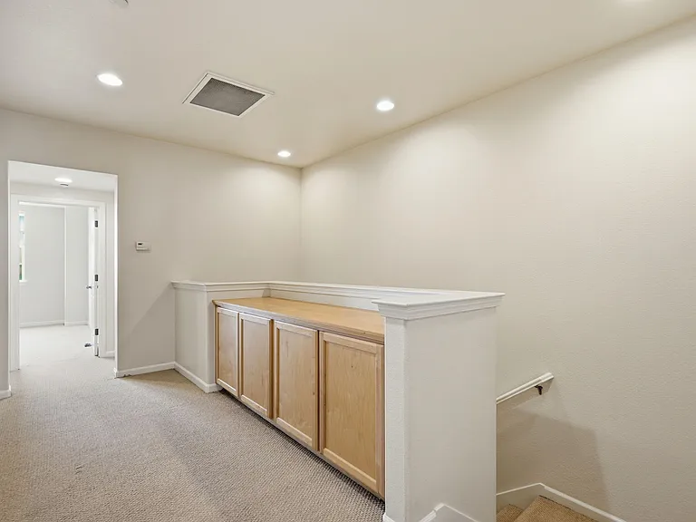 5206 Fioli Loop — Photo 16
