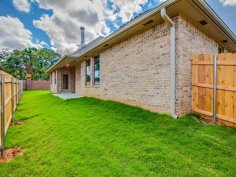 2700 Tranquilo Ln — Photo 36