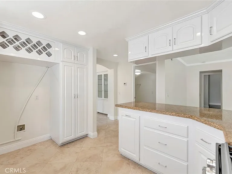 24811 Cutter — Photo 11