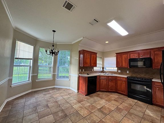 4th image of 1656 Williamsburg Dr