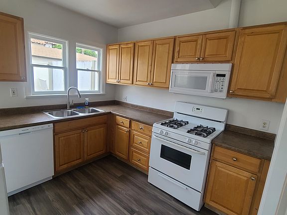 5th image of 4915 Santa Cruz Ave