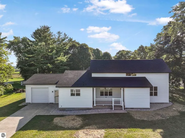 402 Holbrook St, Cadillac, MI 49601