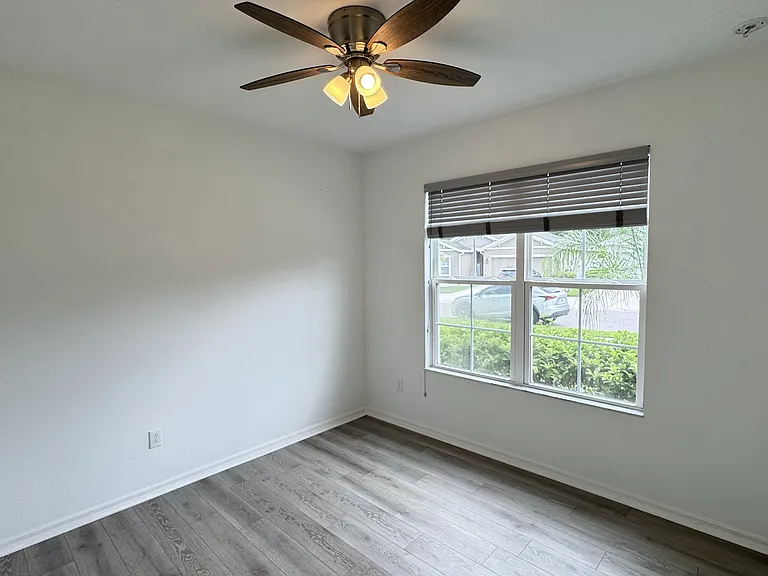 484 Old Windsor Way — Photo 18