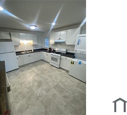 4th image of 2047 E Sauk Trl
