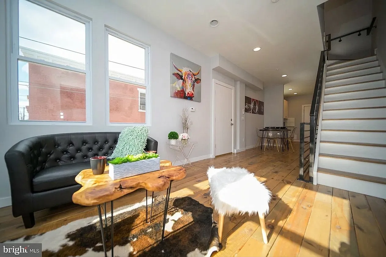 3-Bedroom East Kensington Townhome with Roof Deck & Central Air — Photo 4