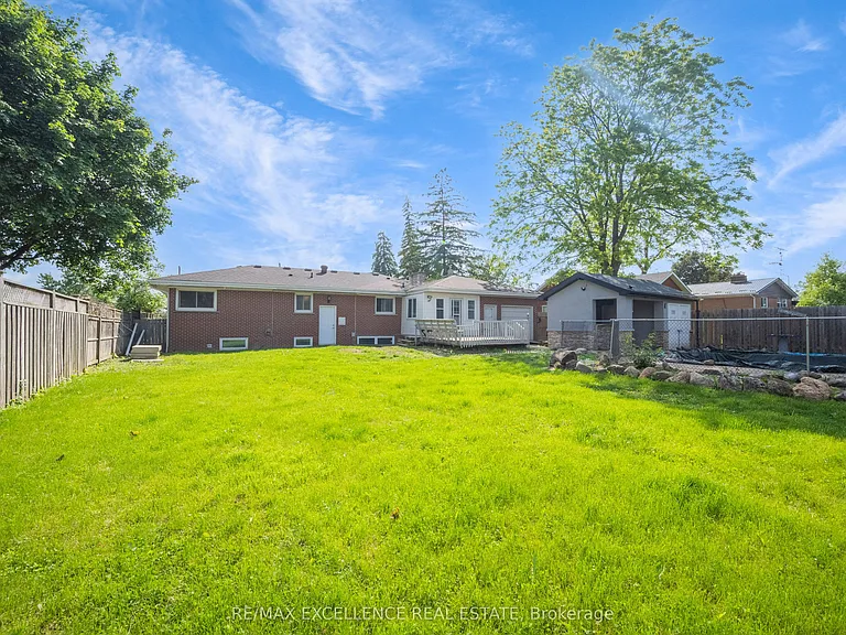 166 McLaughlin Rd S — Photo 34