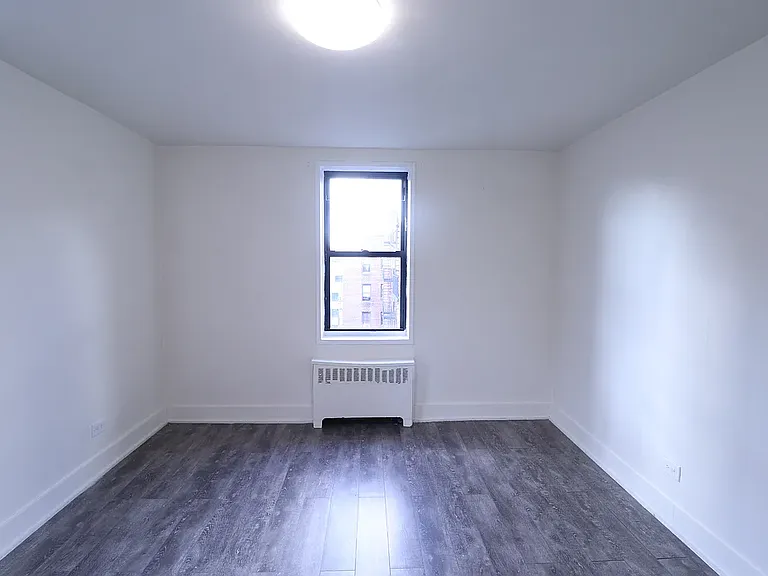 13257 Sanford Ave #6B — Photo 3