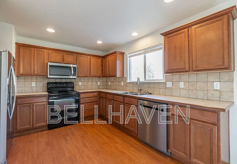 9626 W Rustica Dr — Photo 3