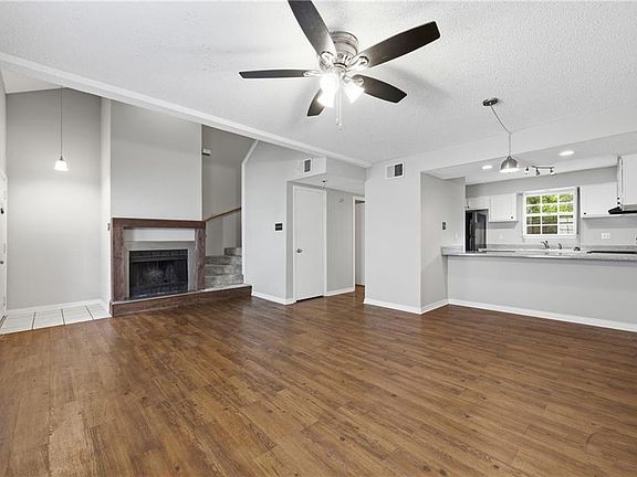 3rd image of 307 Cedarwood Dr #307