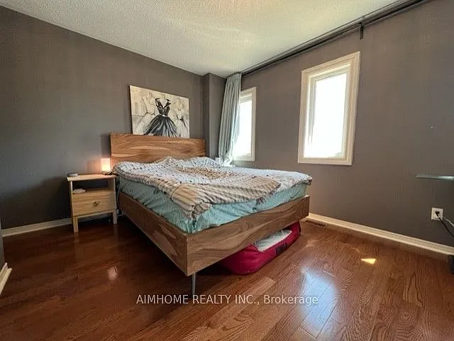 9013 Yonge St — Photo 11