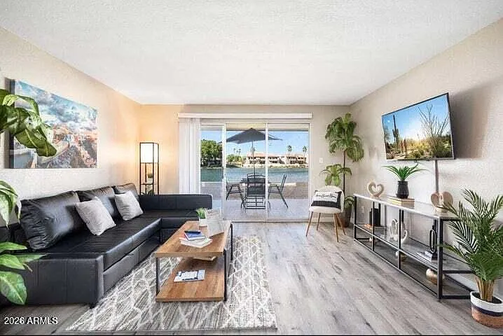 4 bed, 1281 sqft, $2,550 — Photo 3