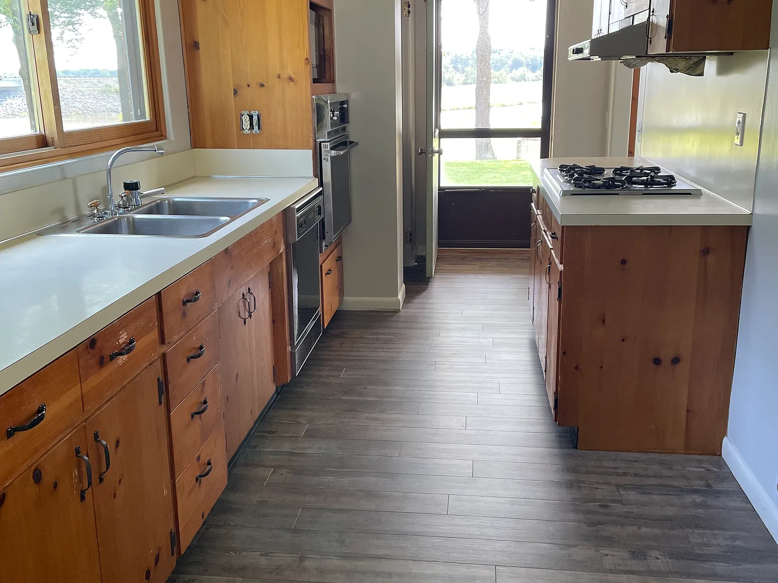 4 bed, 2064 sqft, $1,800 — Photo 4