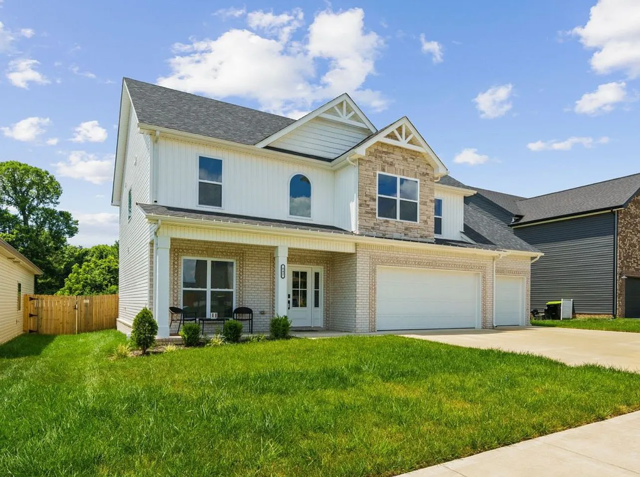 6 bed, 2664 sqft, $2,200 — Photo 3