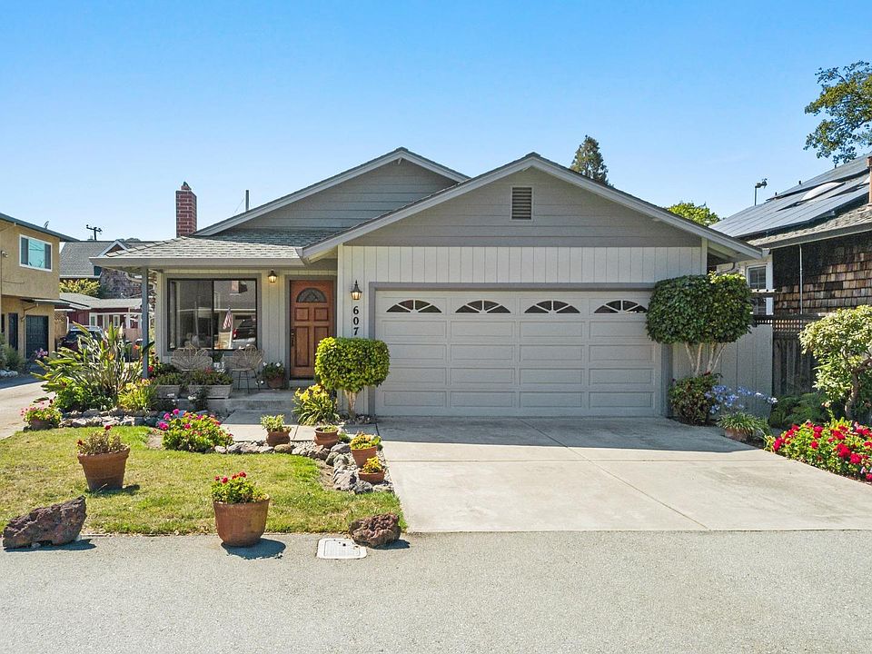 1st image of 607 Burlingame Ave