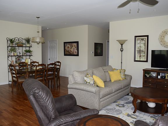 5th image of 271 E Railroad Ave Unit 203