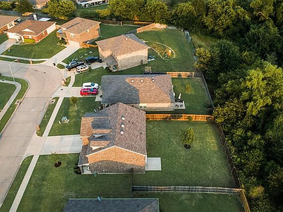 4th image of 127 Shady Creek Ln