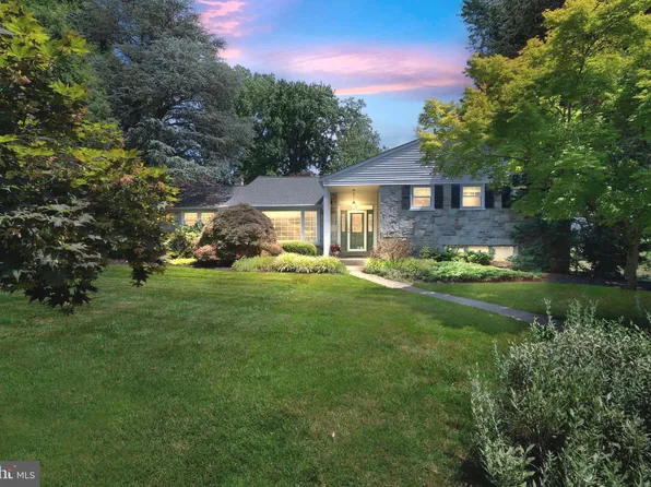 165 Woodpecker Rd, Jenkintown, PA 19046