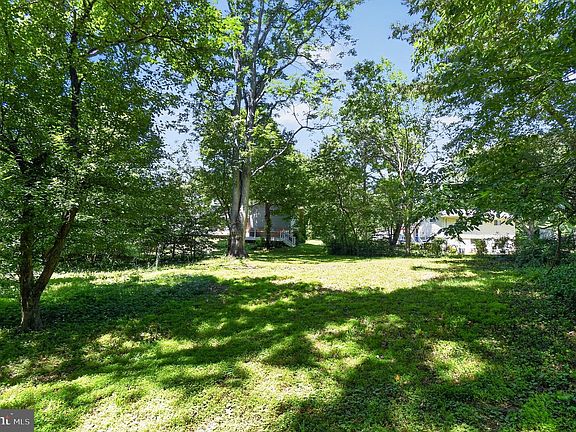 5th image of 8815 Beauchamp Dr