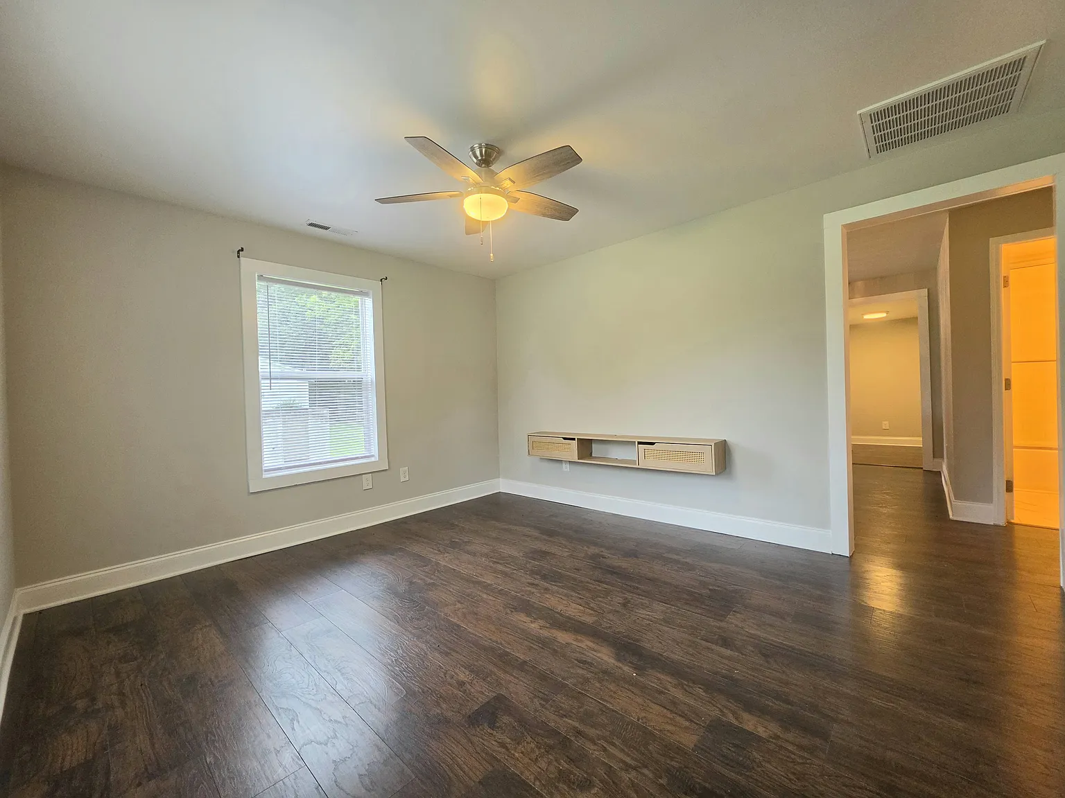 1102 E Georgia Rd — Photo 2