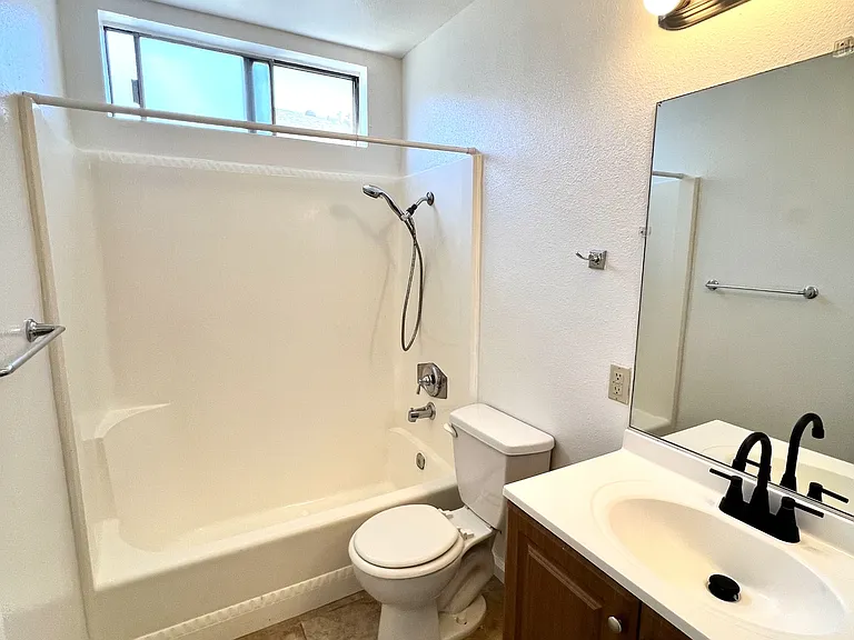 2240 W Dunlop St #5 — Photo 6