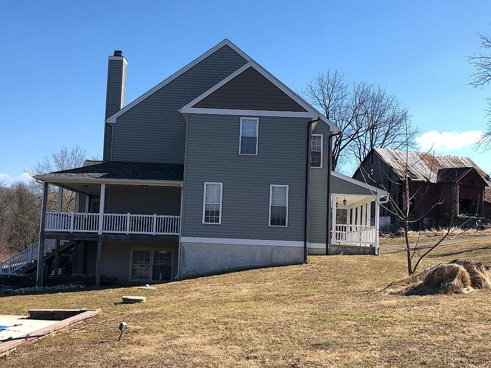 2nd image of 607 E Street Rd