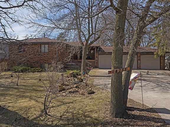 3rd image of 14288 Round Lake Blvd NW