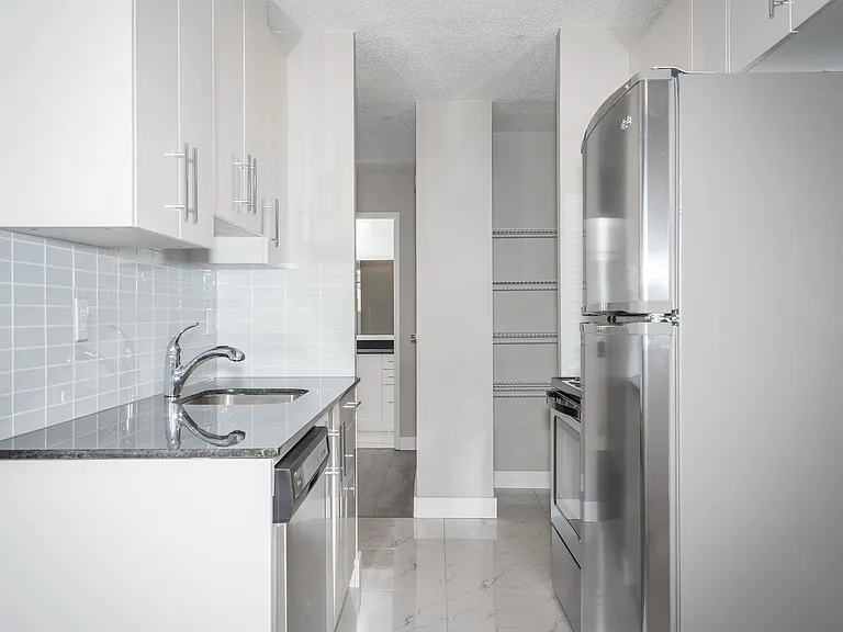 12225 Stony Plain Rd NW — Photo 3