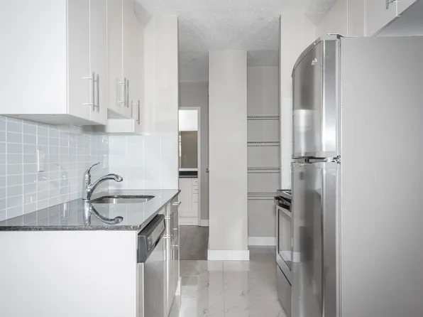 Oliver Tower, 12225 Stony Plain Rd NW, Edmonton, AB T5N 2C2