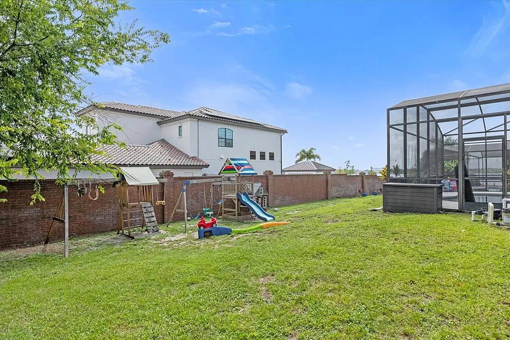 5 bed, 3.0 bath, 3034 sqft, $4,950 — Photo 4