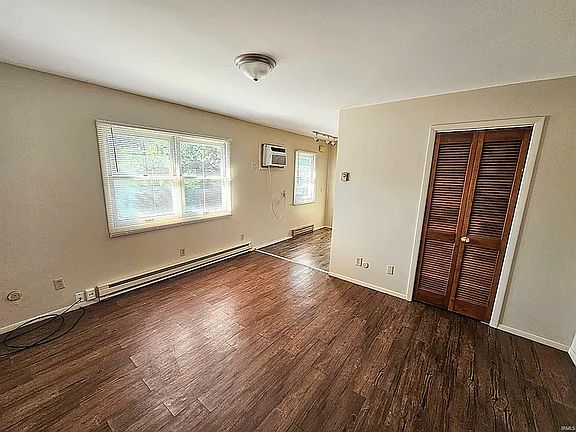 4th image of 1501 W Main St APT 1