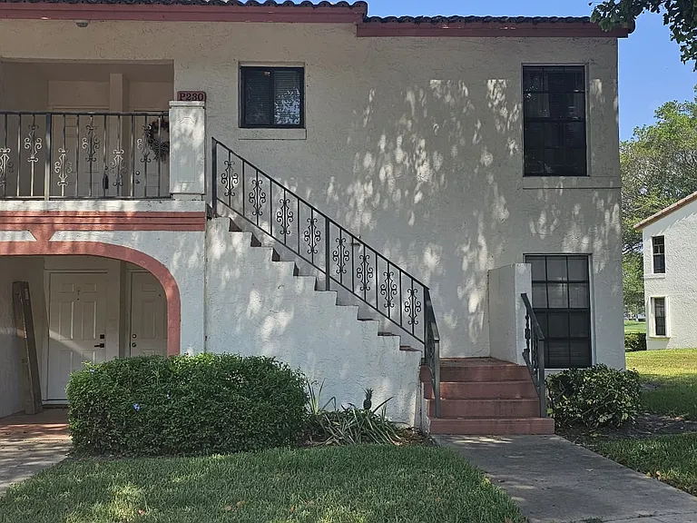 2850 Palmwood Ter #230 — Photo 24