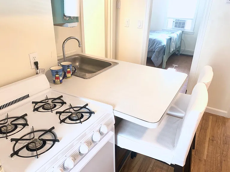 57 Preston St #1L — Photo 6