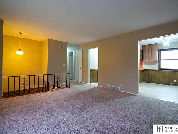 2nd image of 9418 Briarwood Ln