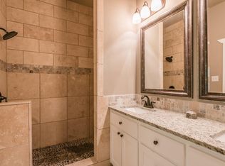 1101 W Lake Dr, Taylor, TX 76574