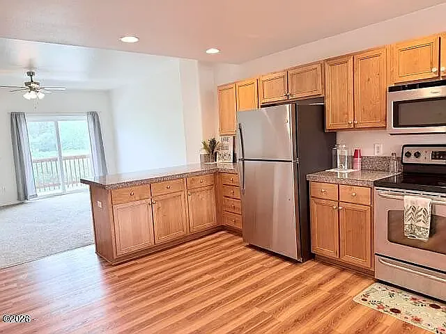 475 SE 35th St #E27 — Photo 3