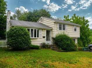 33 Hillside Rd, Braintree, MA 02184