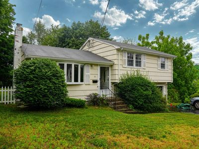 33 Hillside Rd, Braintree, MA, 02184