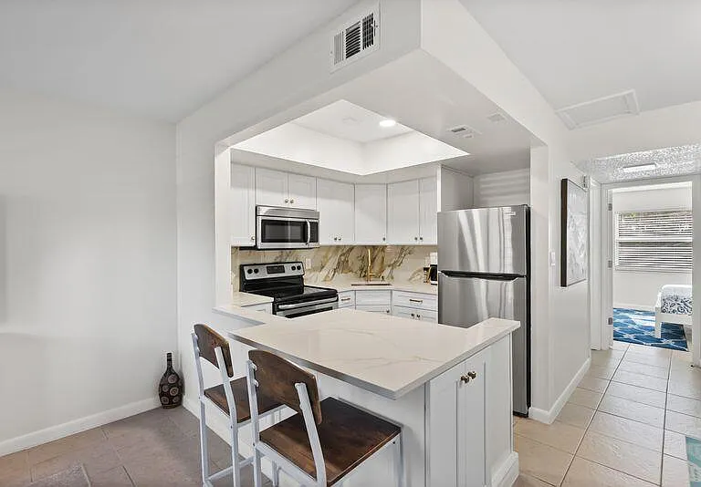 2319 Tamarind Dr #102 — Photo 7
