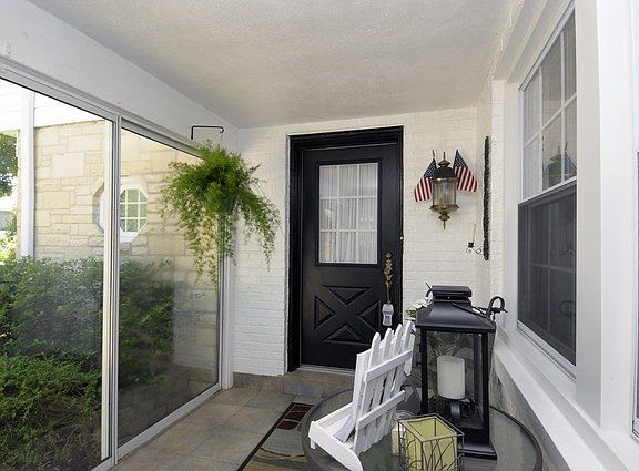 2nd image of 346 S Derbyshire Ln