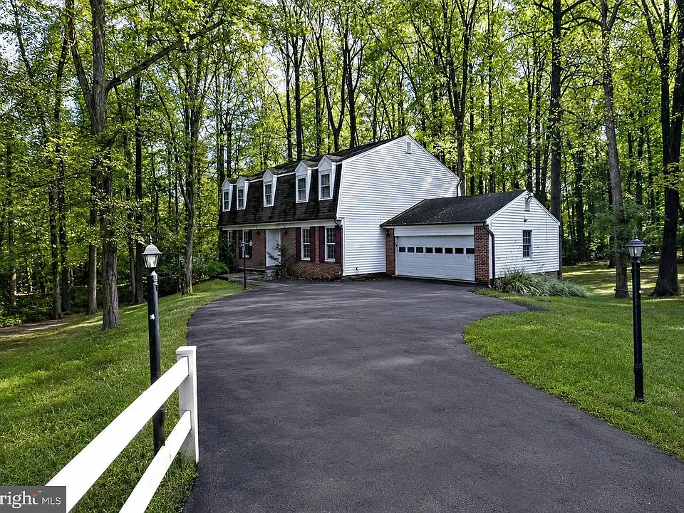 805 Balls Hill Rd