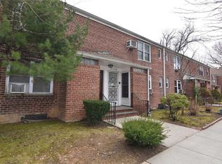 19502 39th Ave, Flushing, NY 11358