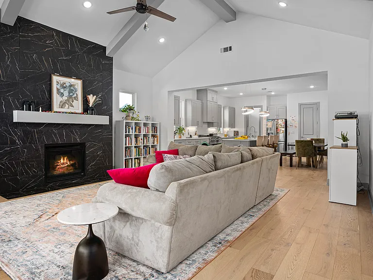 5622 Oaks Ln — Photo 15