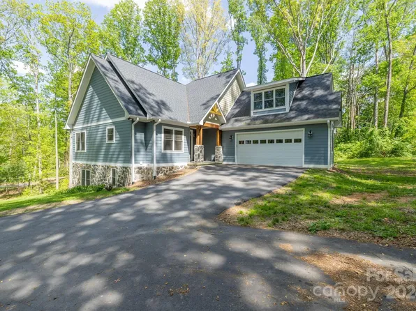 127 Vernon Lewis Trl, Hendersonville, NC 28792