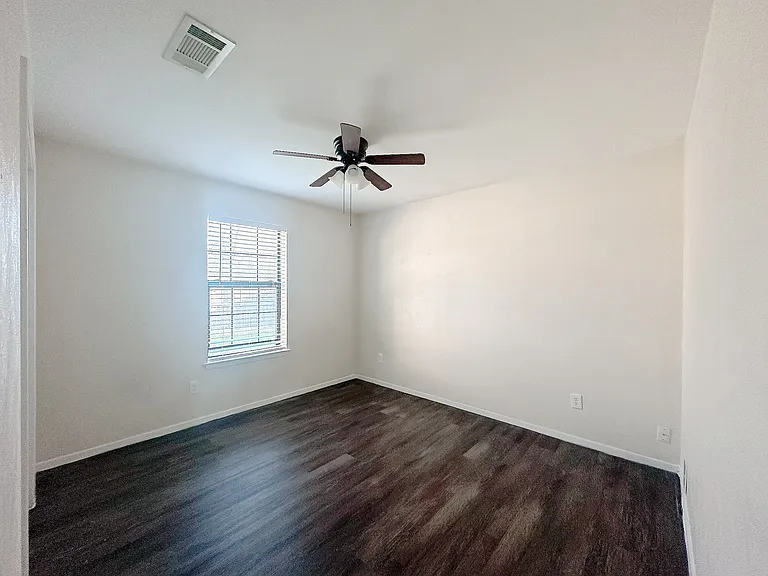 5512 Alexander St — Photo 8