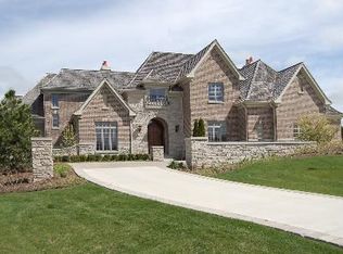 407 Winfield Ln, Inverness, IL 60010